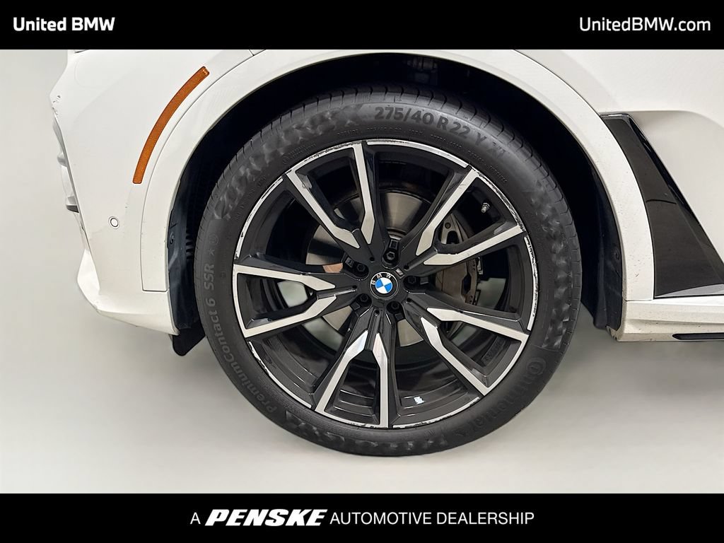 Used 2021 BMW X7 xDrive40i w/ M Sport Package AWD/4WD image 2