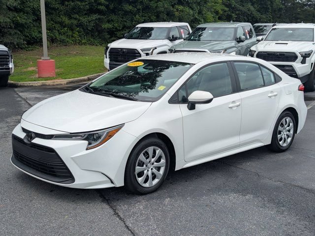 Used 2023 Toyota Corolla LE FWD image 3