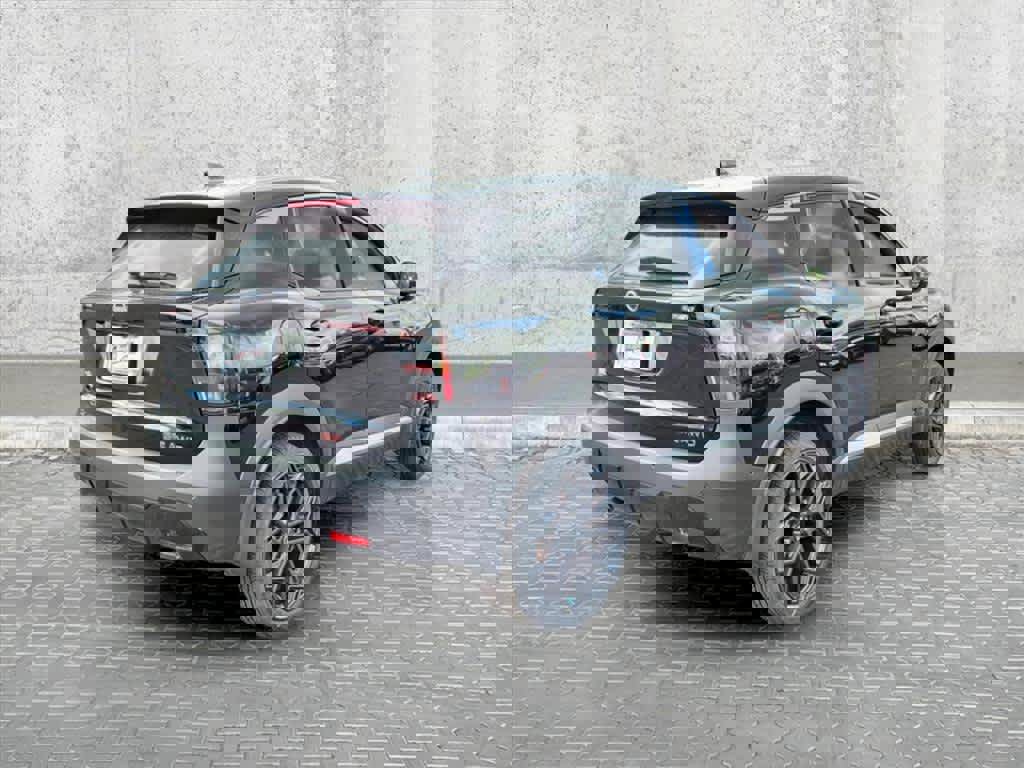 New 2025 Nissan Kicks SR image 9