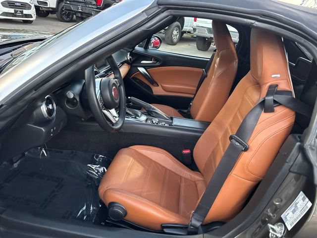 Used 2017 FIAT 124 Spider Lusso RWD image 16