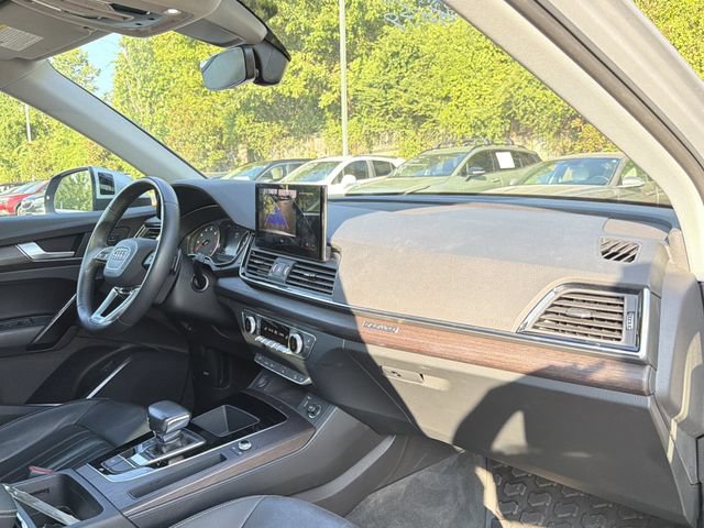 Used 2022 Audi Q5 2.0T Premium w/ Convenience Package AWD/4WD image 17