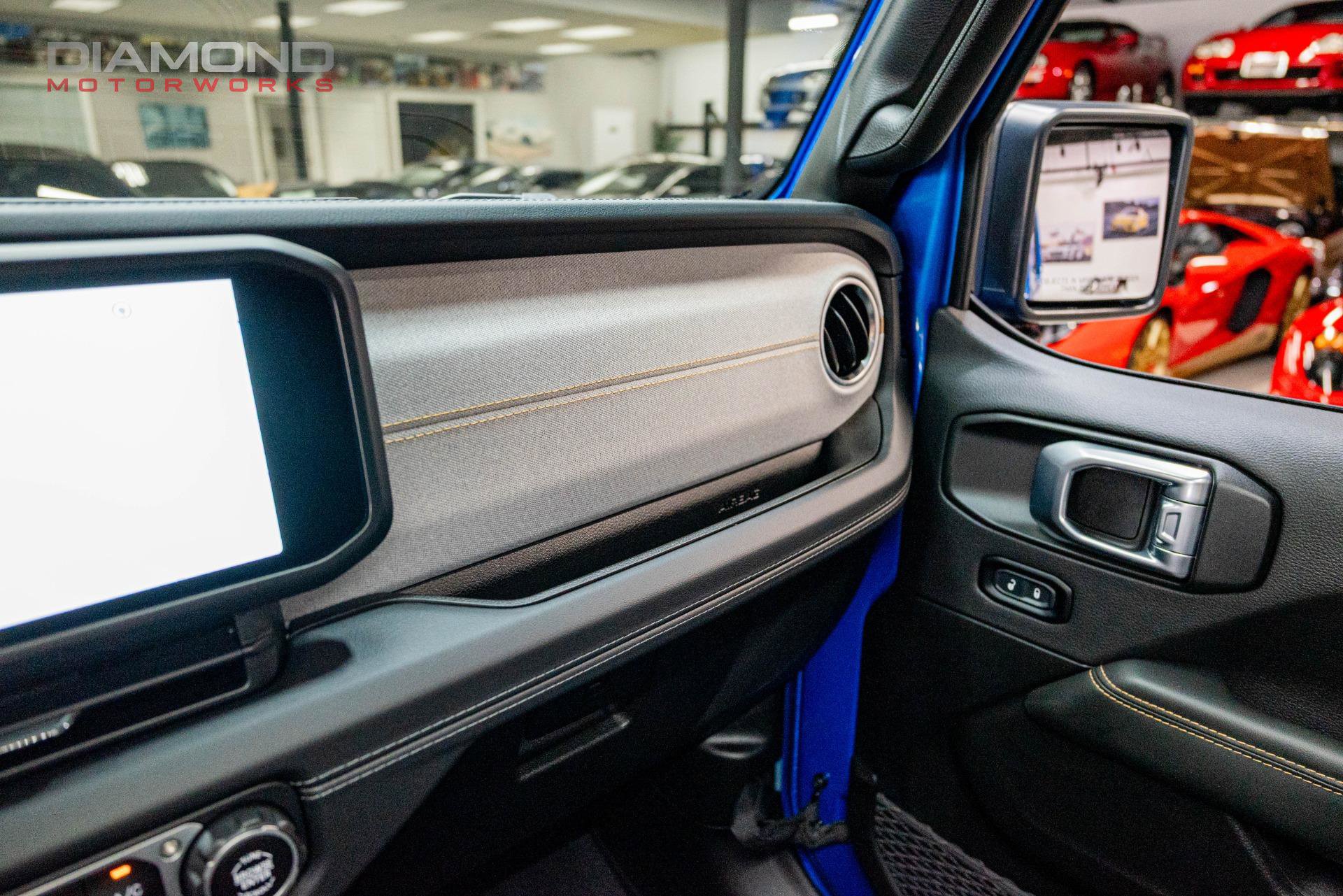 Used 2024 Jeep Wrangler Unlimited Sahara w/ Technology Group image 91