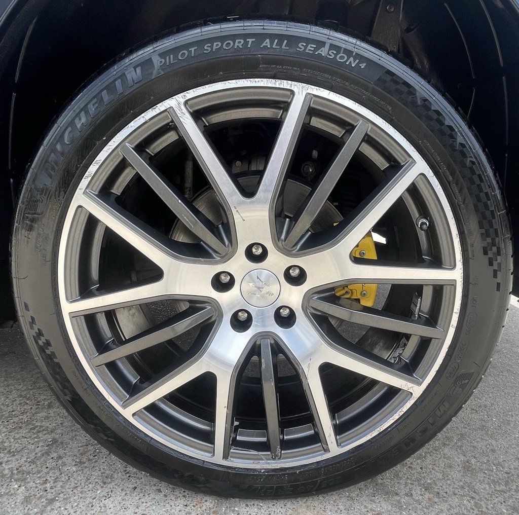 Used 2019 Maserati Levante GranLusso image 14