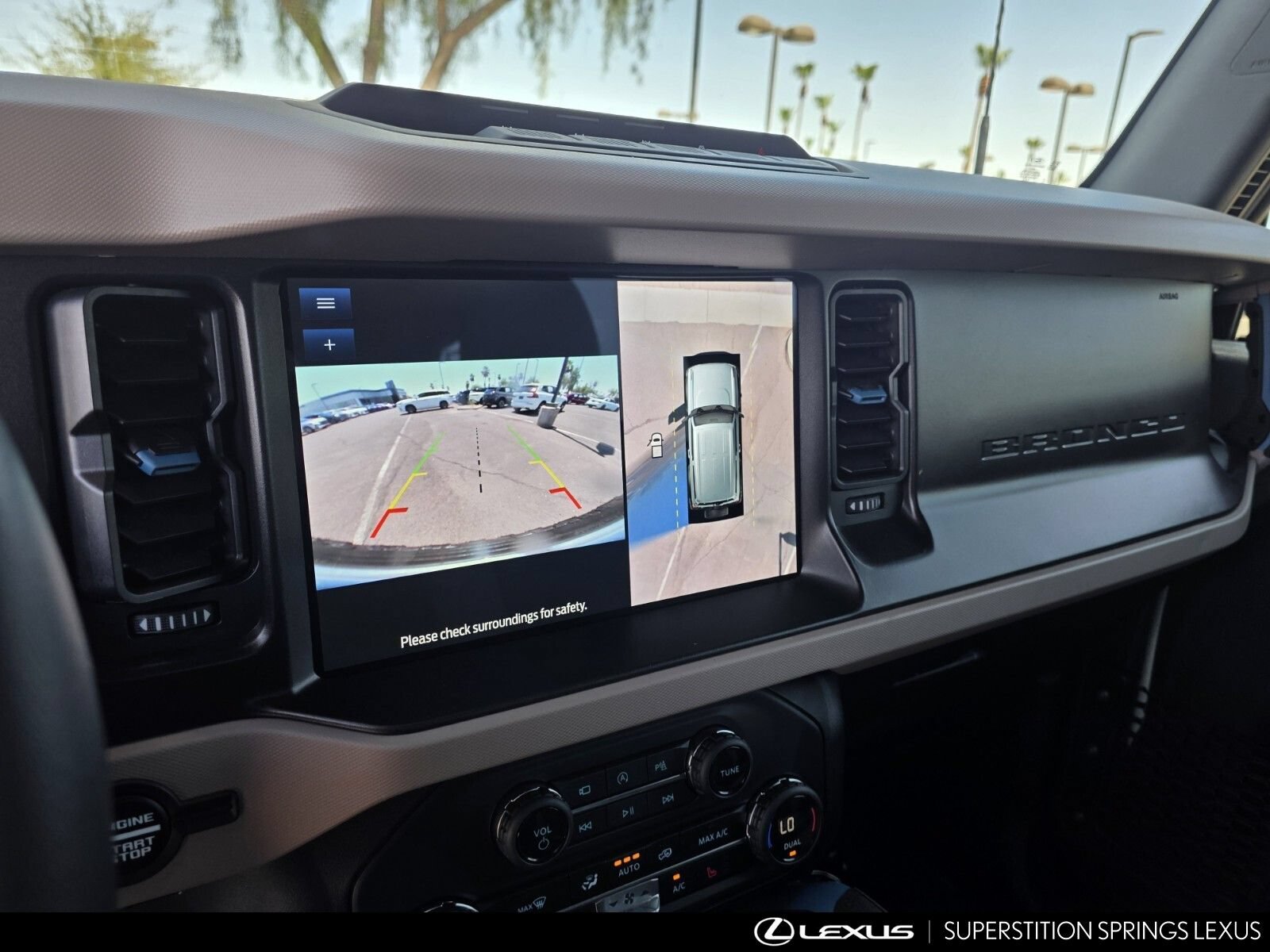 Used 2023 Ford Bronco Wildtrak AWD/4WD image 18
