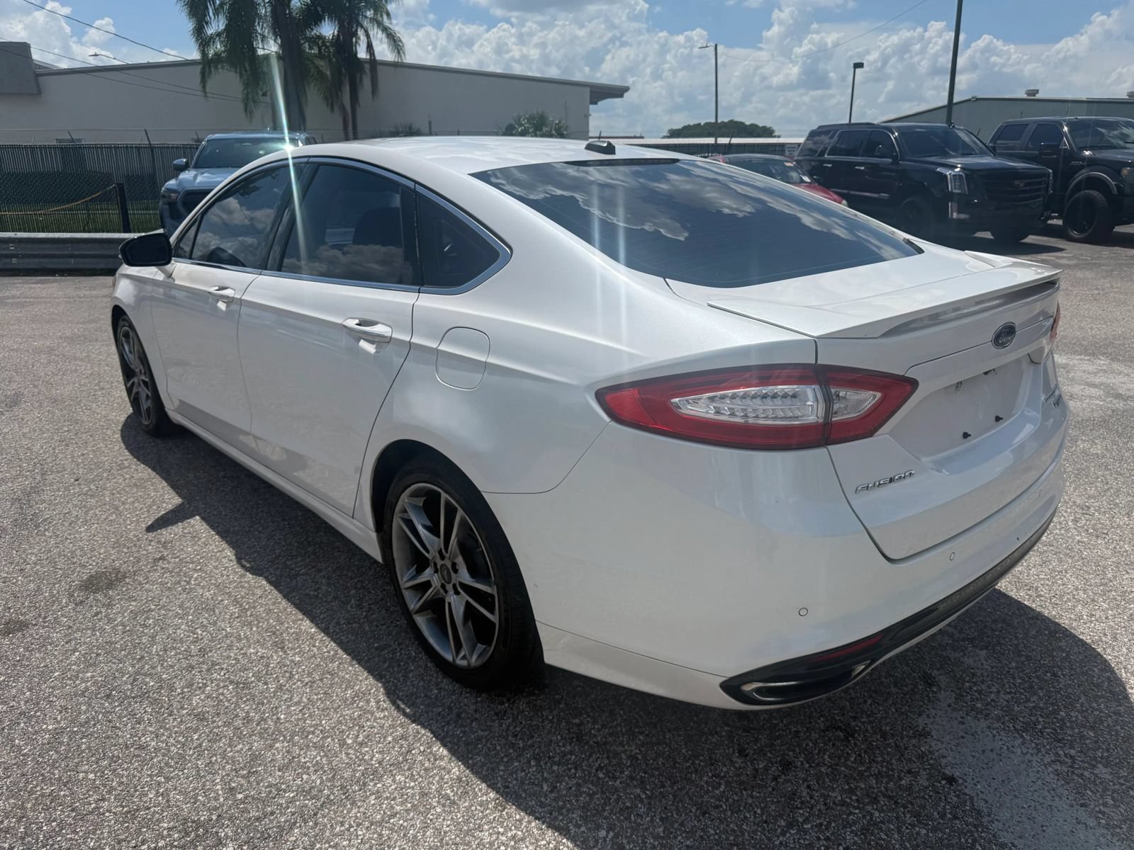 Used 2013 Ford Fusion Titanium w/ Titanium Driver Assist Pkg FWD image 3