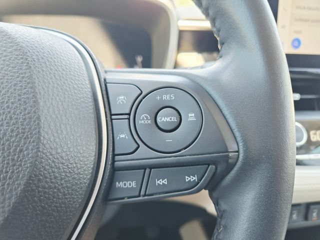 Used 2023 Toyota Corolla Cross XLE w/ Convenience Package AWD/4WD image 23