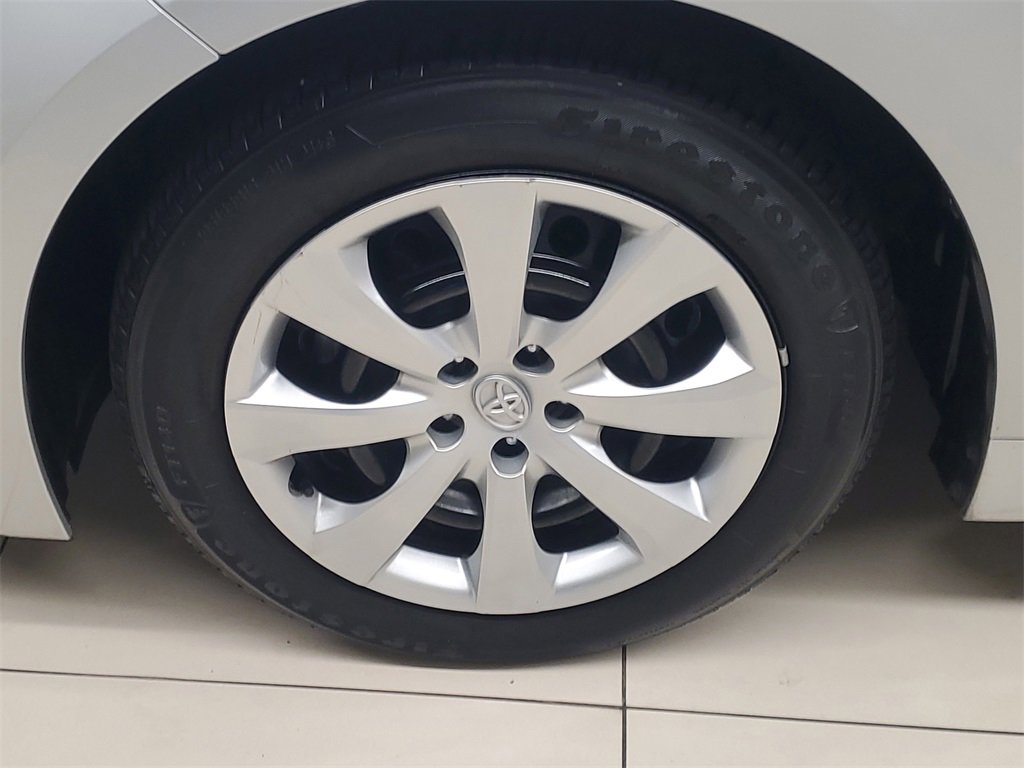 Used 2023 Toyota Corolla LE image 5