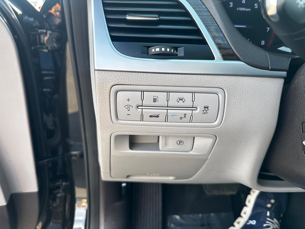 Used 2019 Genesis G80 3.8 image 15