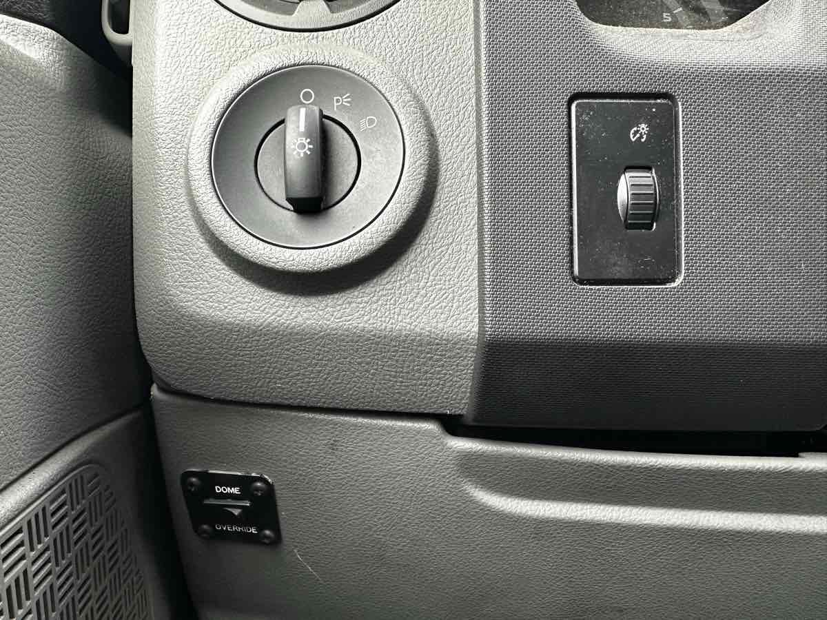 Used 2009 Ford E-150 and Econoline 150 XLT image 18