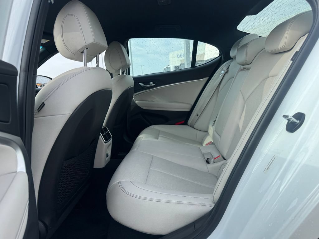 Used 2025 Genesis G70 2.5T RWD image 12