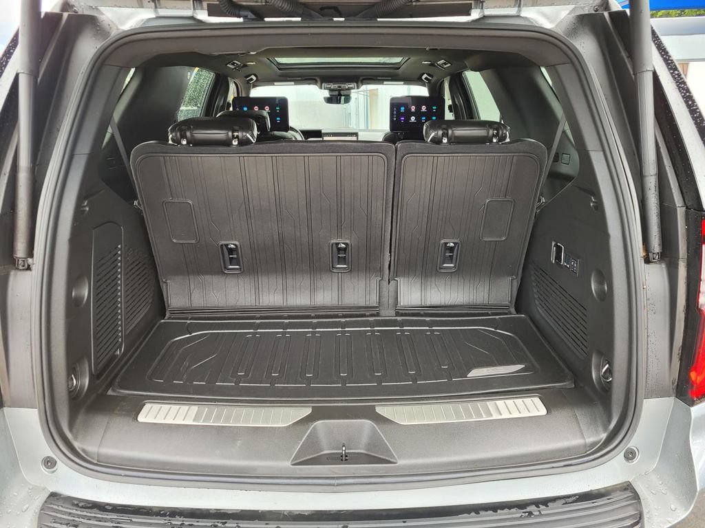 Used 2025 GMC Yukon AT4 Ultimate w/ LPO, Floor Liner Package AWD/4WD image 14