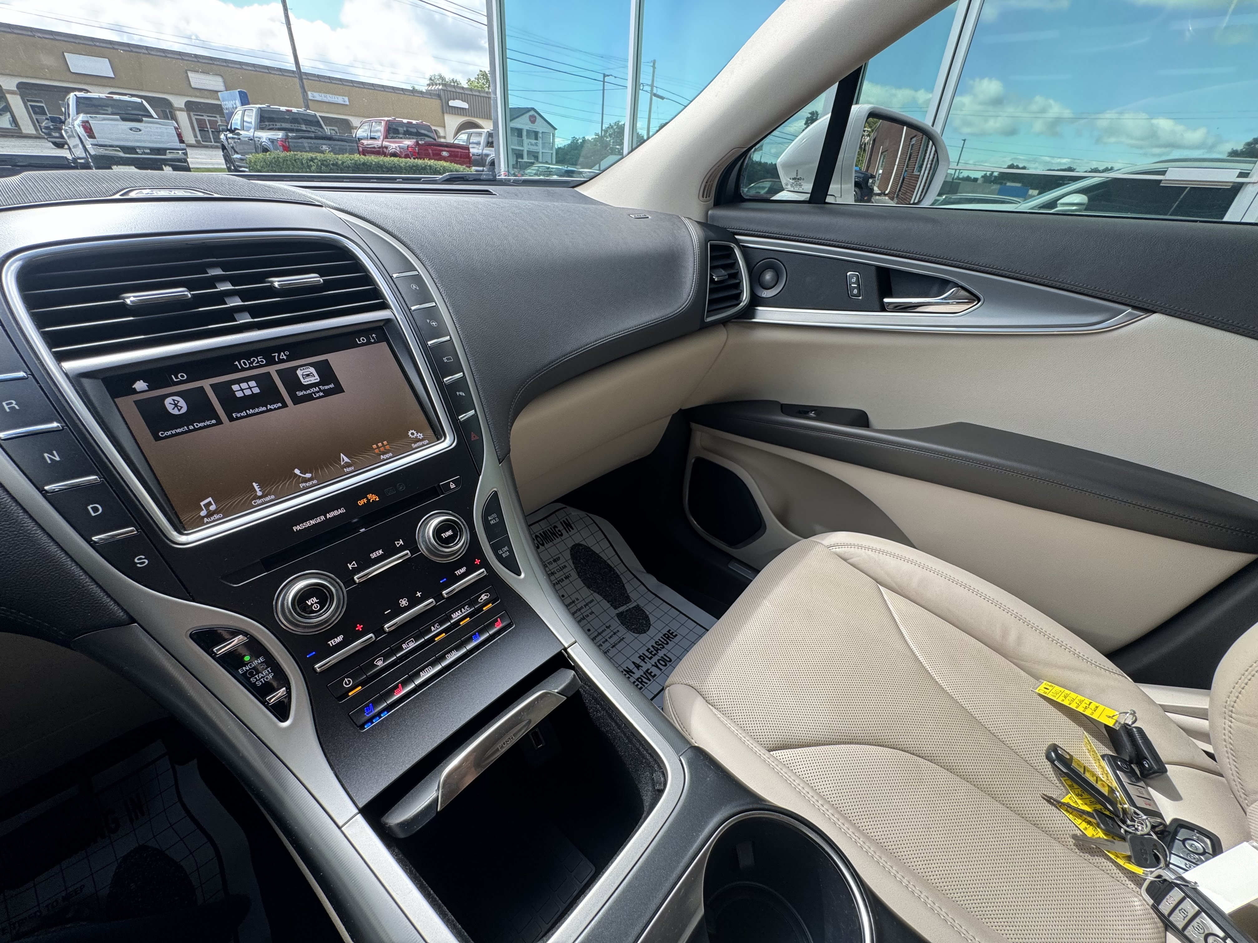 Used 2019 Lincoln Nautilus Reserve FWD image 16
