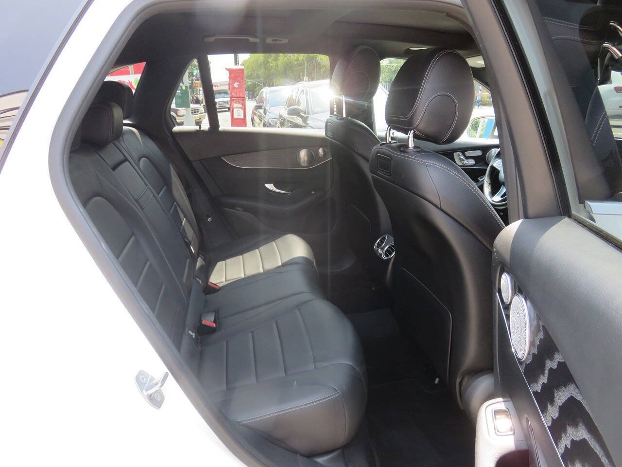 Used 2018 Mercedes-Benz GLC 300 4MATIC image 22