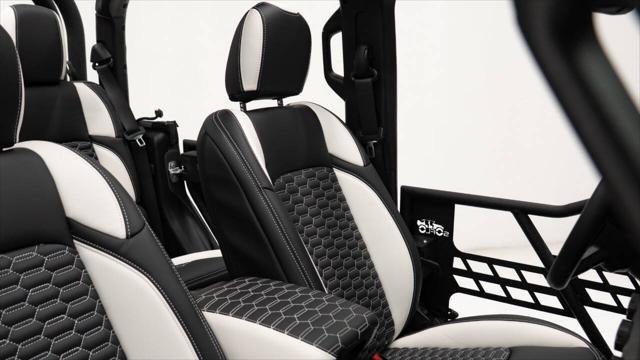 Used 2025 Jeep Gladiator Sport image 3