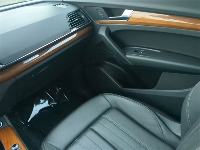 Used 2023 Audi Q5 2.0T Premium w/ Convenience Package image 16