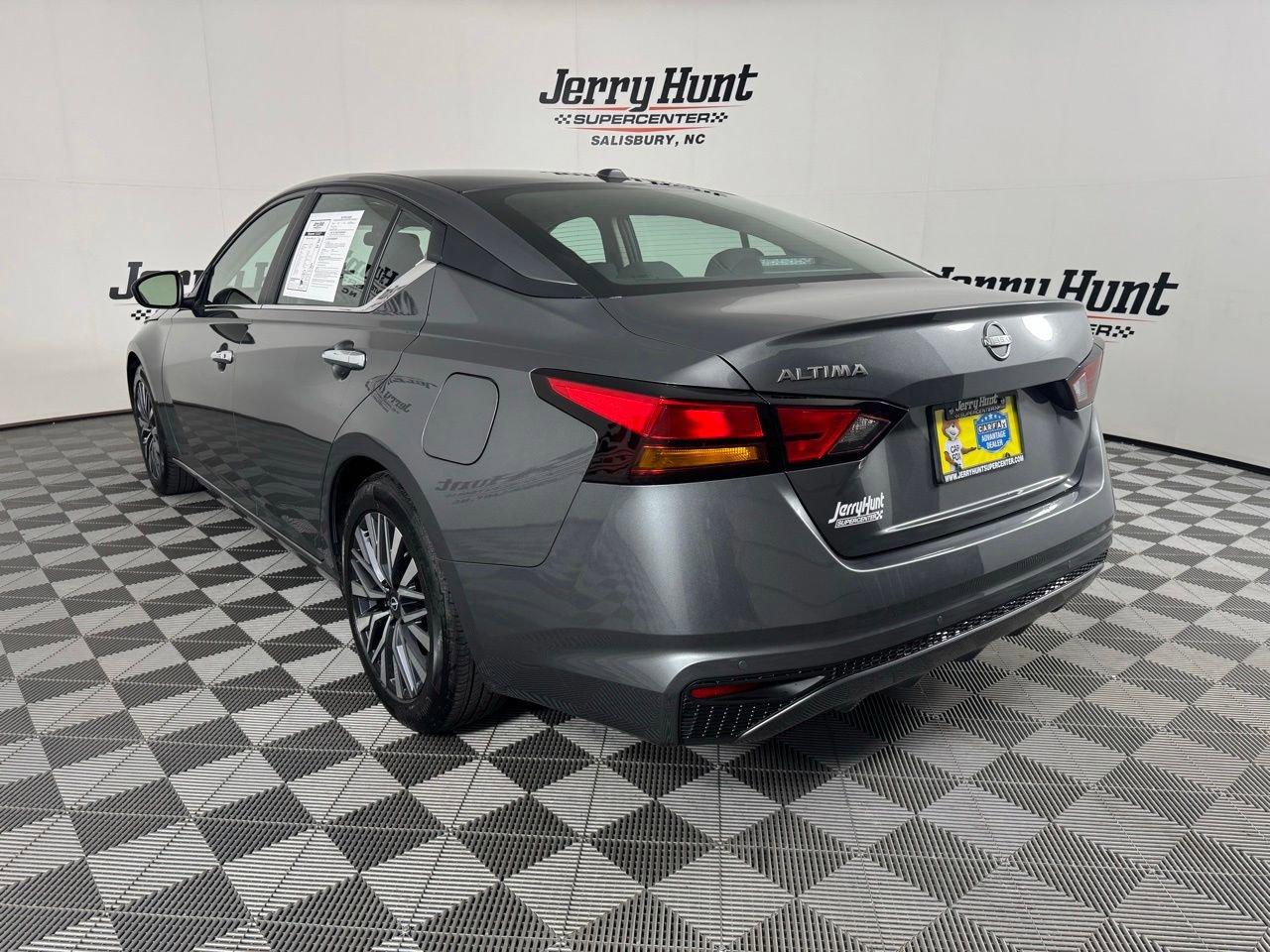 Used 2025 Nissan Altima 2.5 SV FWD image 8