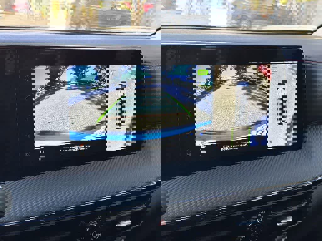 Used 2025 Nissan Kicks SR image 18