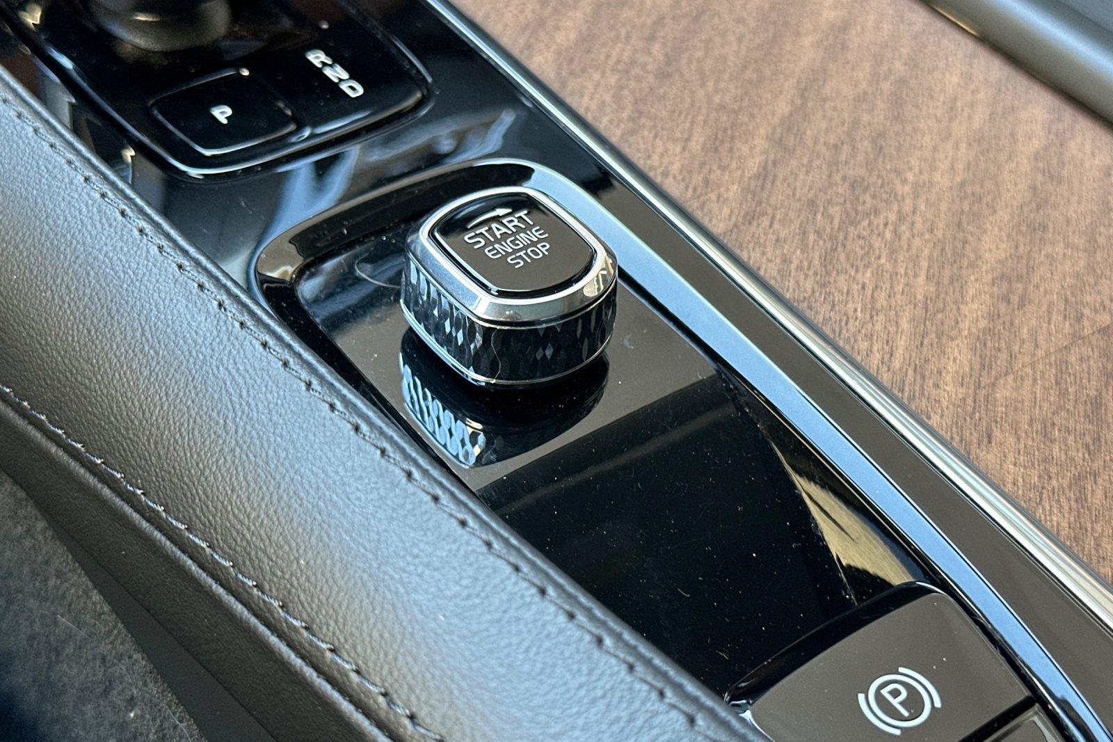 Used 2023 Volvo XC90 T8 Plus w/ Protection Package Premier image 26