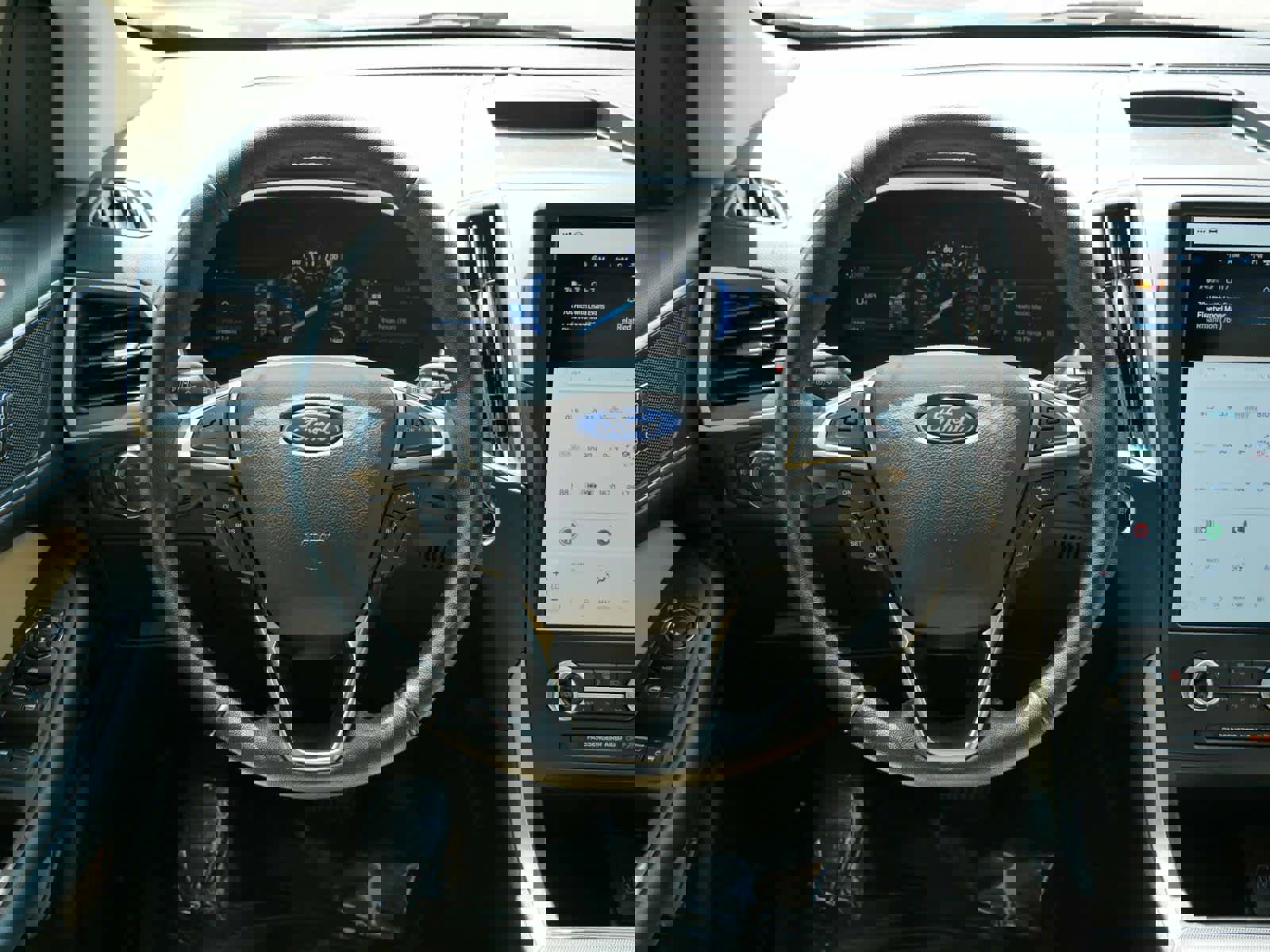 Used 2021 Ford Edge SEL w/ Convenience Package image 14