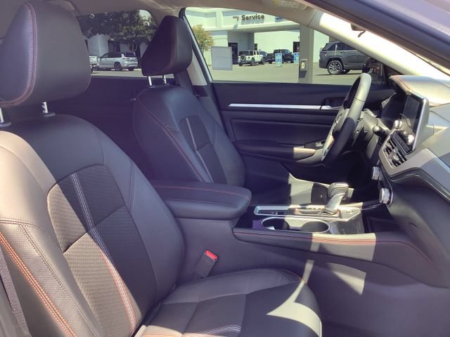 Used 2024 Nissan Altima 2.5 SR AWD/4WD image 35
