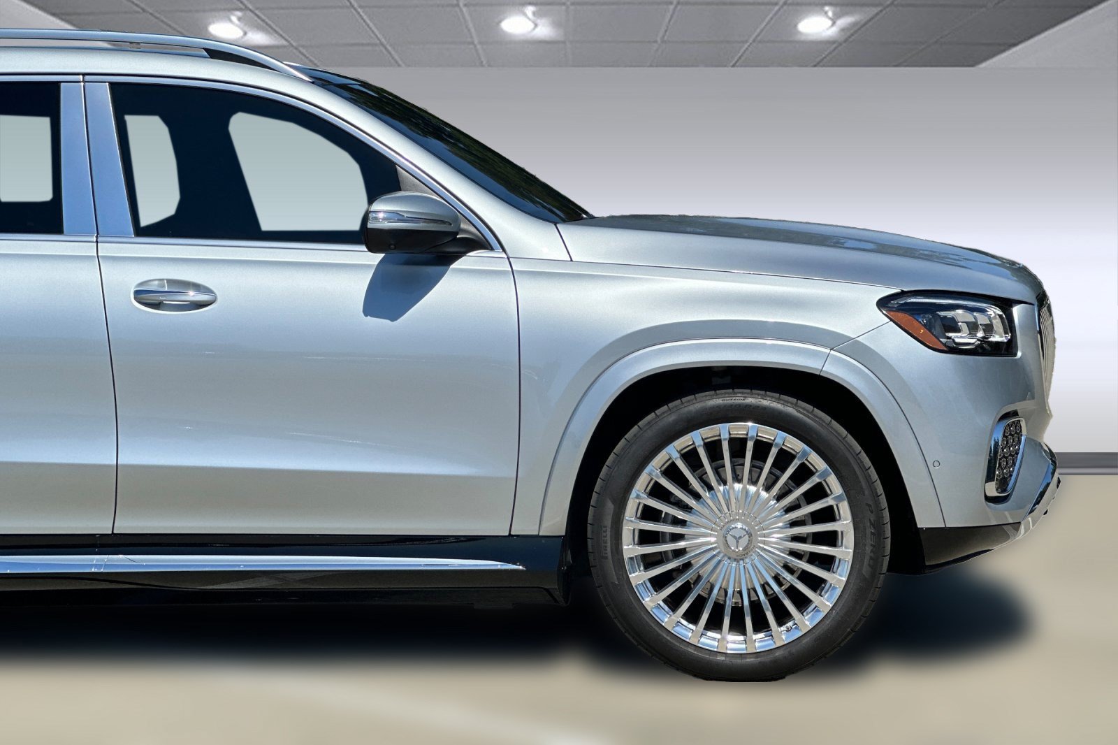 Certified 2025 Mercedes-Benz Maybach GLS 600 4MATIC image 36