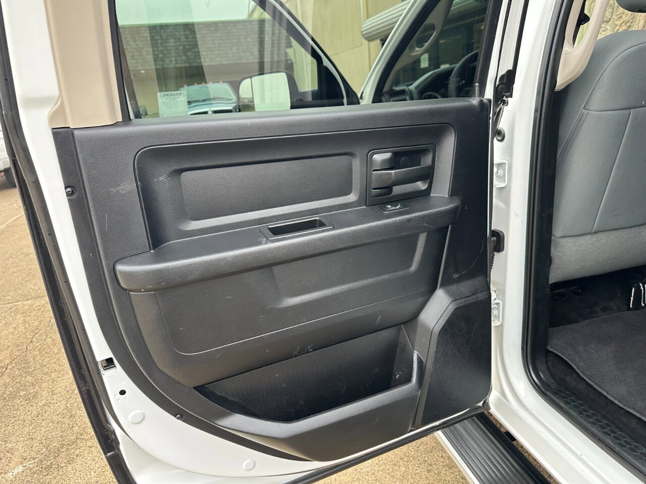 Used 2018 RAM 2500 Tradesman w/ Chrome Appearance Group image 23