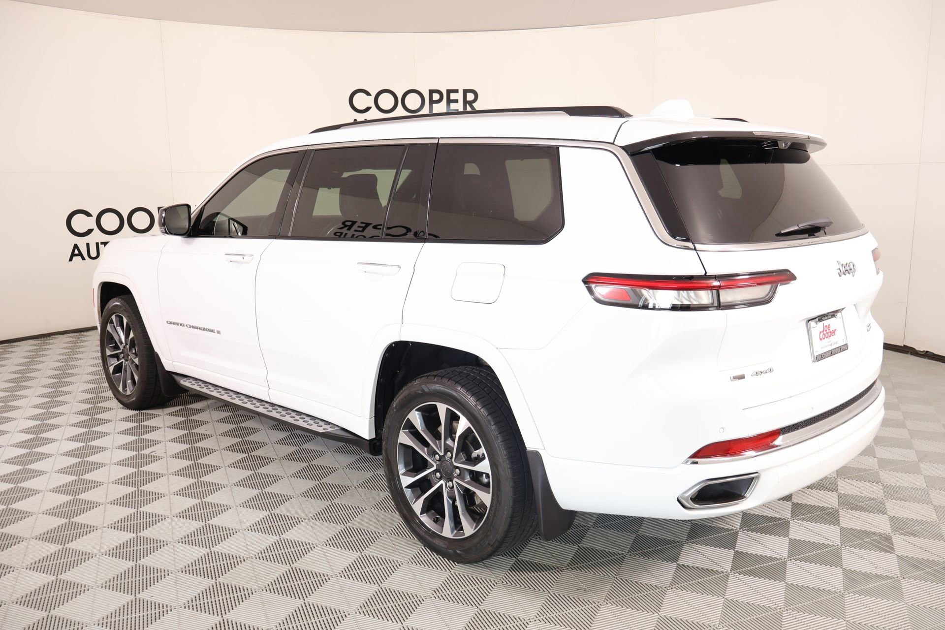 Used 2021 Jeep Grand Cherokee L Overland w/ Advanced Protech Group III image 25