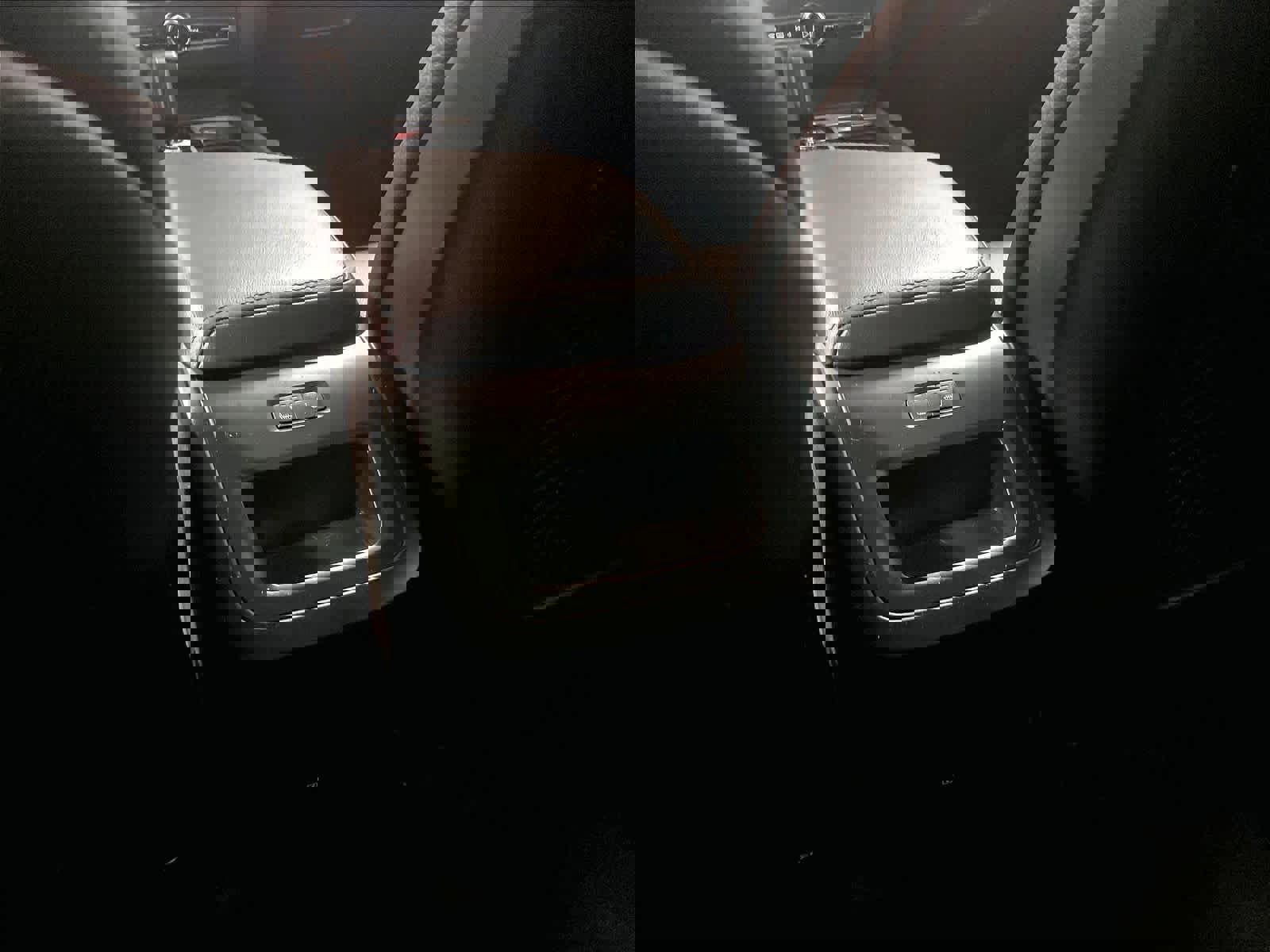 Used 2025 Volvo XC60 B5 Plus image 28