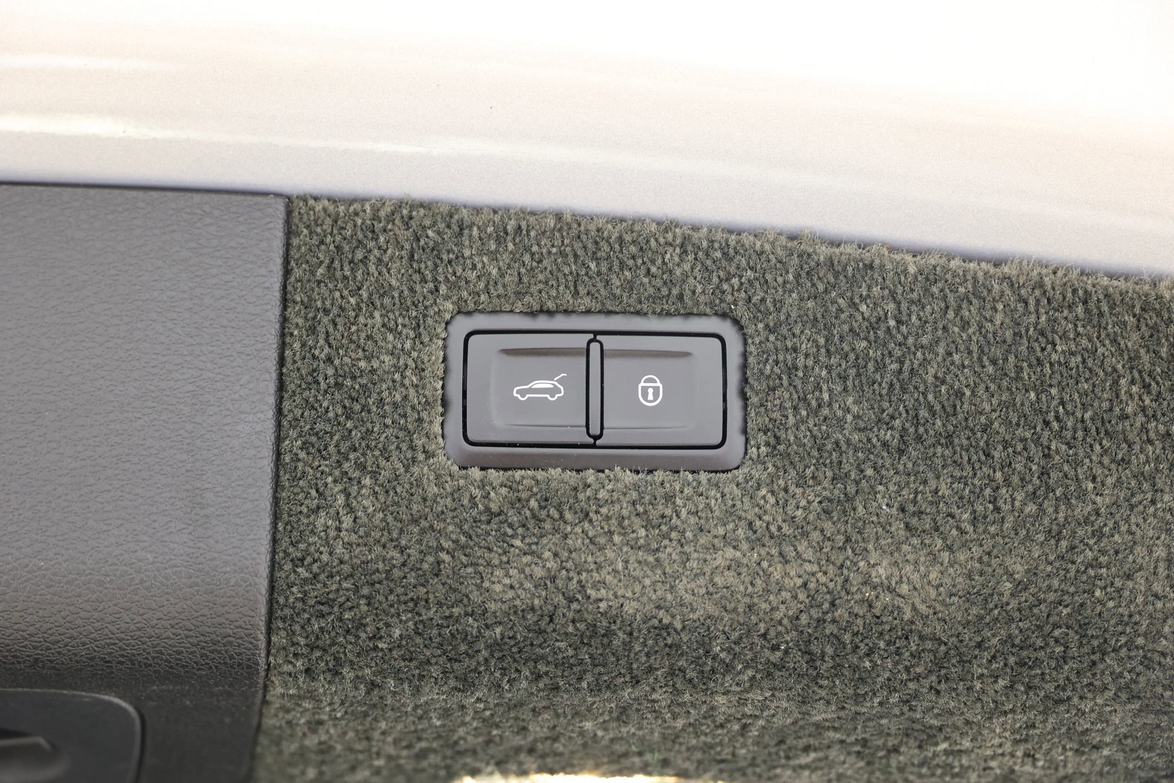 Used 2017 Bentley Bentayga image 74