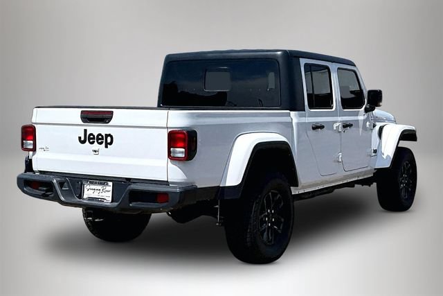 Used 2021 Jeep Gladiator Sport AWD/4WD image 5