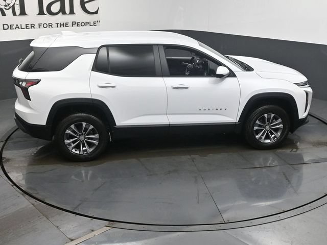 New 2026 Chevrolet Equinox LT w/ Safety and Technology Package FWD image 17
