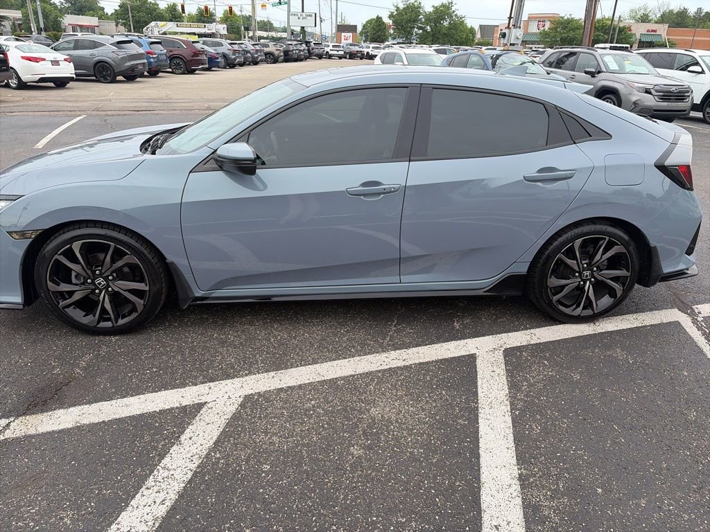 Used 2019 Honda Civic Sport Touring image 4