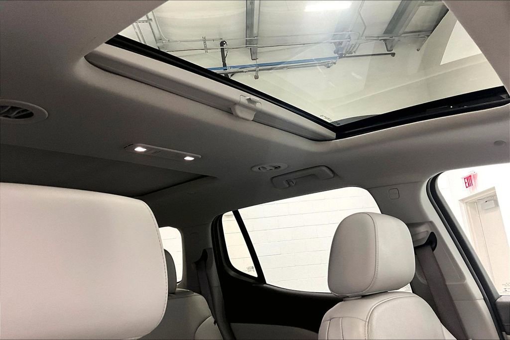 Used 2022 GMC Acadia SLT w/ Preferred Package FWD image 17