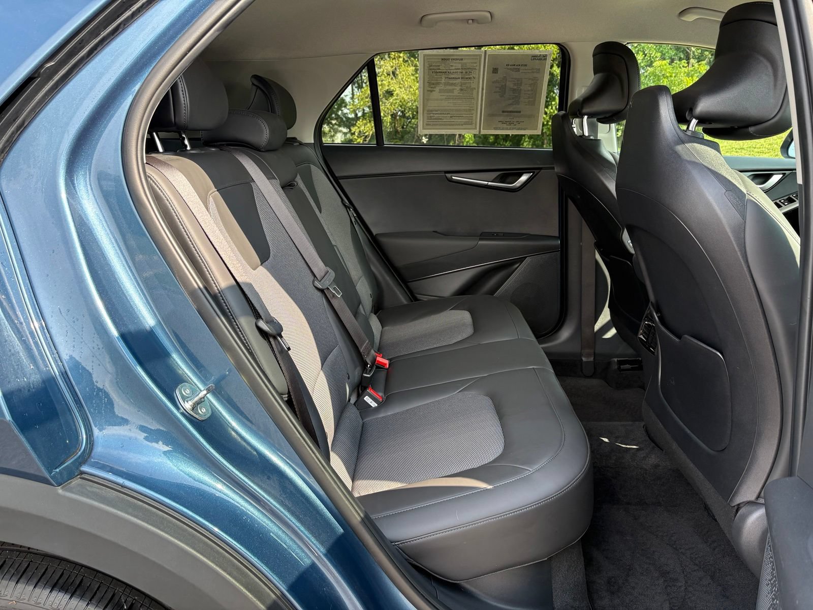 Used 2025 Kia Niro EX FWD image 30