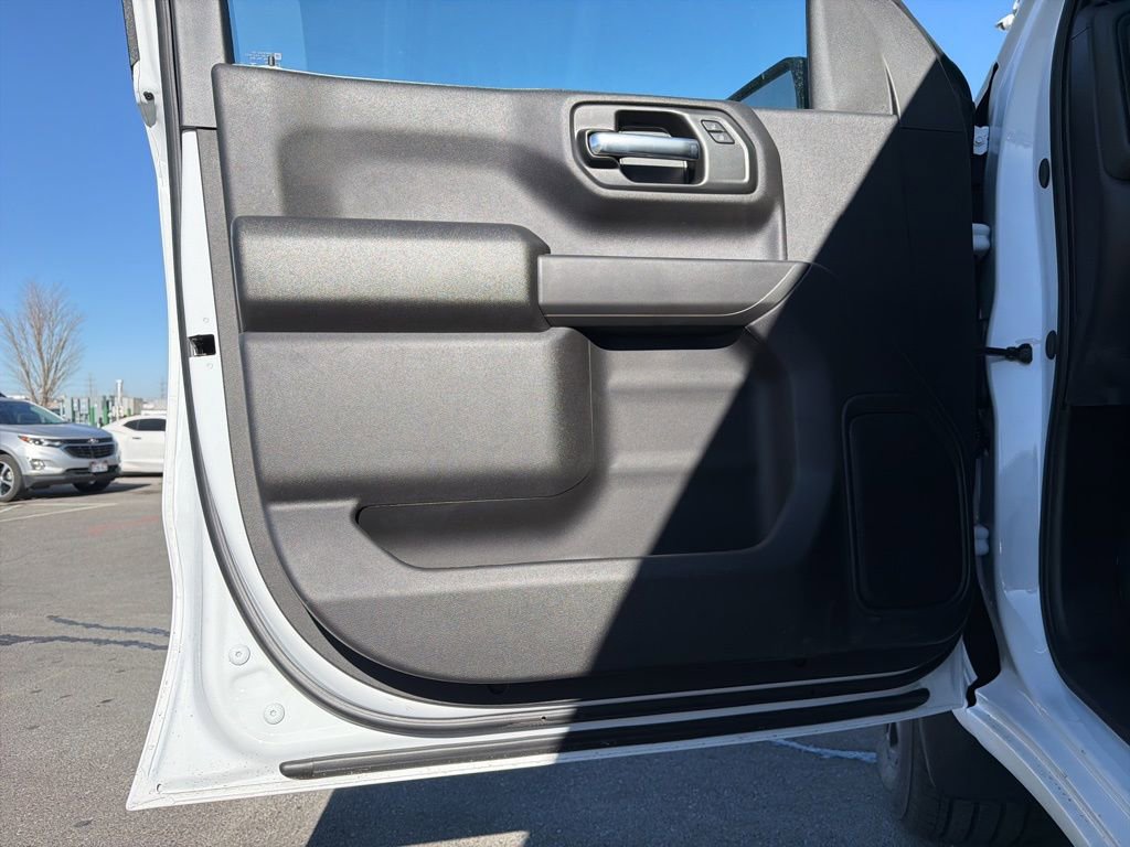 New 2026 Chevrolet Silverado 1500 Custom w/ LPO, Dark Essentials Package image 5