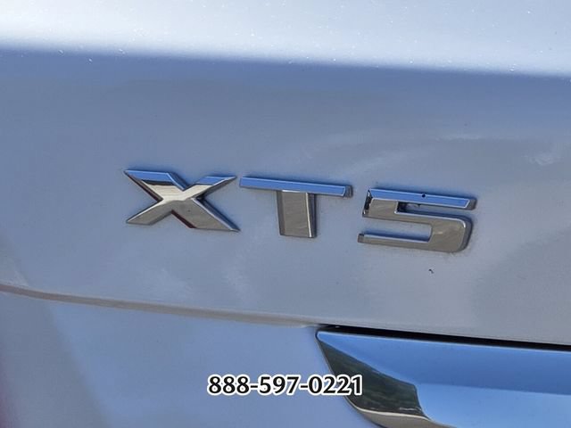 Used 2018 Cadillac XT5 Luxury w/ Driver Awareness Package FWD image 16