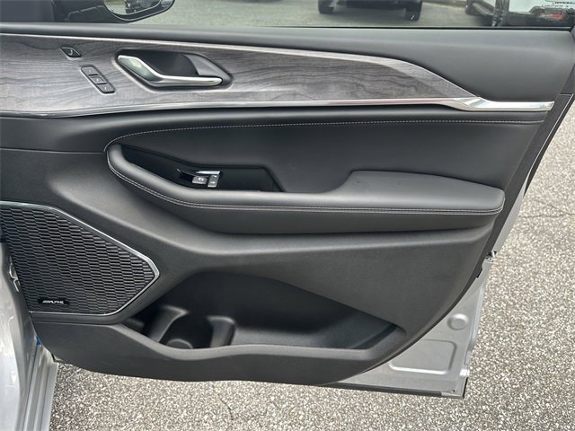 Used 2024 Jeep Grand Cherokee L Overland w/ Luxury Tech Group IV image 14