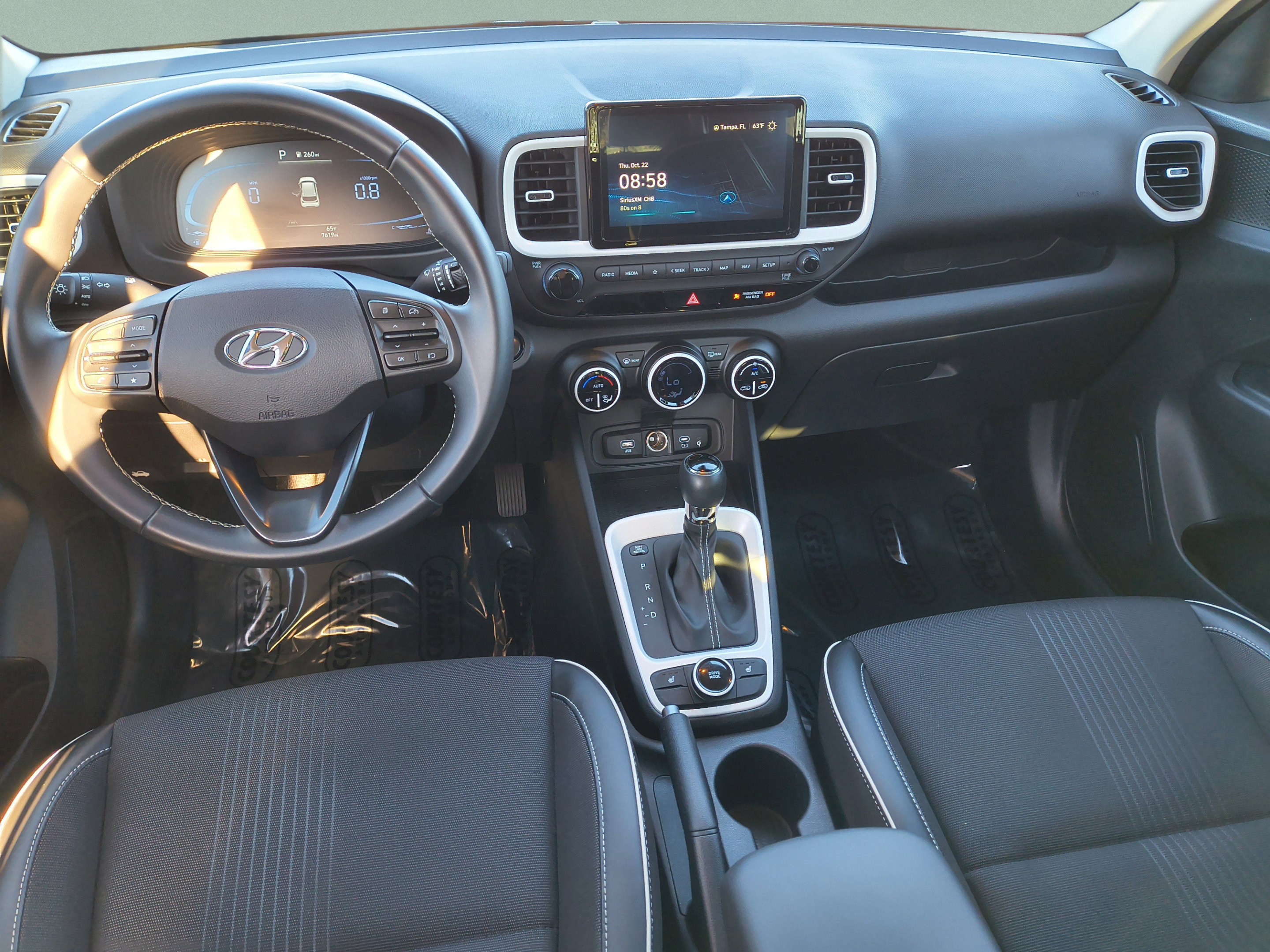 Certified 2023 Hyundai Venue Limited FWD image 10