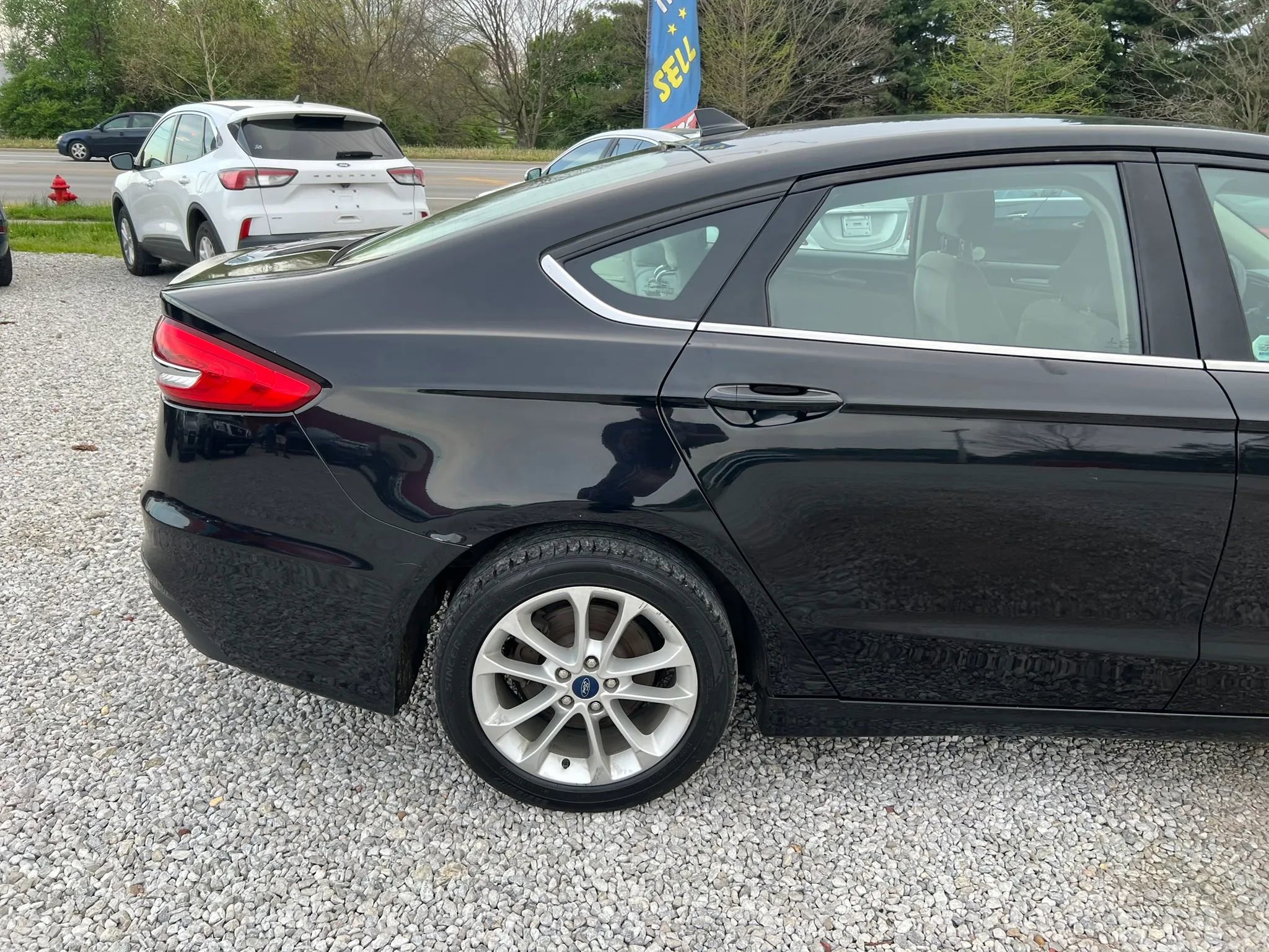 Used 2019 Ford Fusion SE image 9