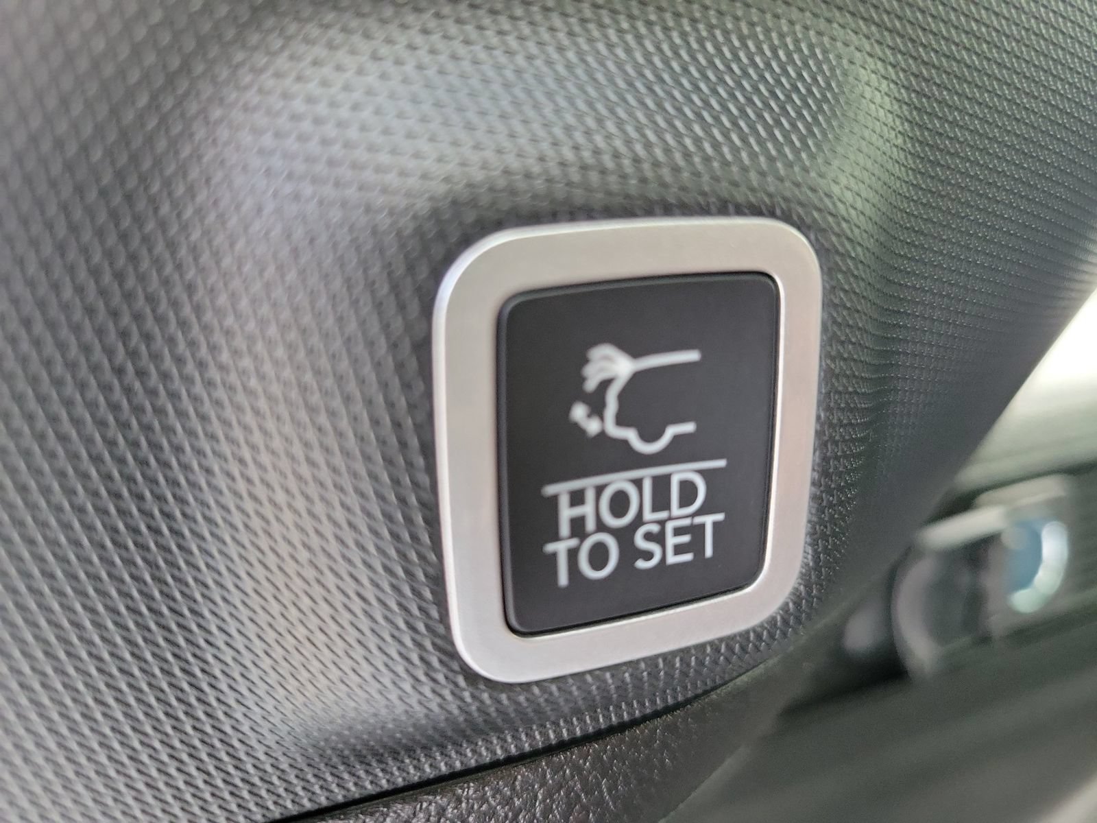 New 2027 Jeep Grand Cherokee Limited RWD image 31