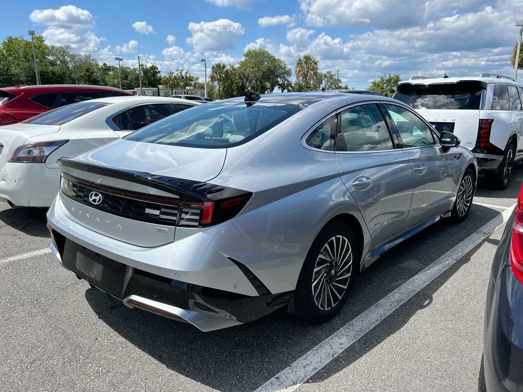 Used 2024 Hyundai Sonata Limited FWD image 2