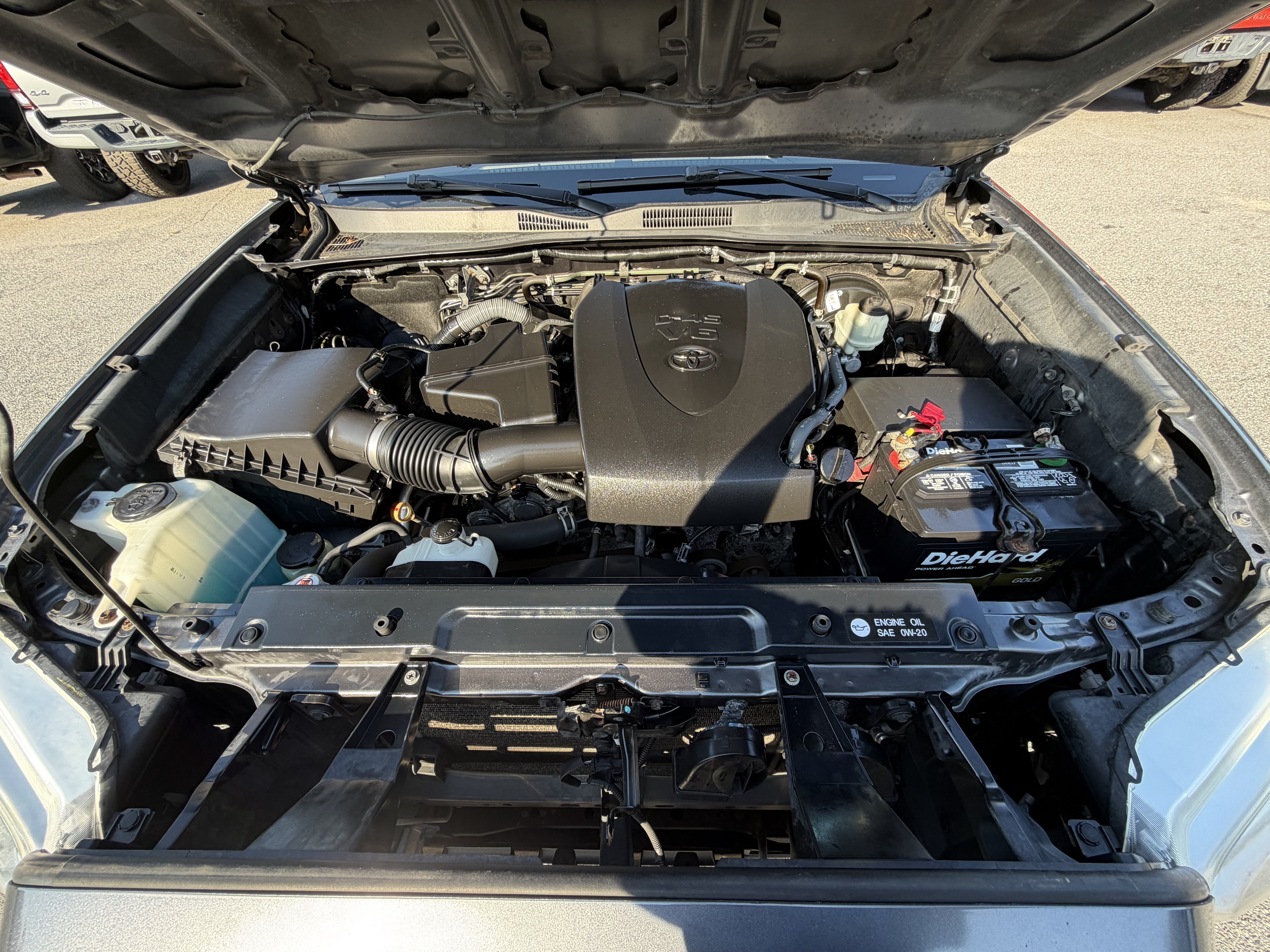 Used 2017 Toyota Tacoma SR5 AWD/4WD image 28