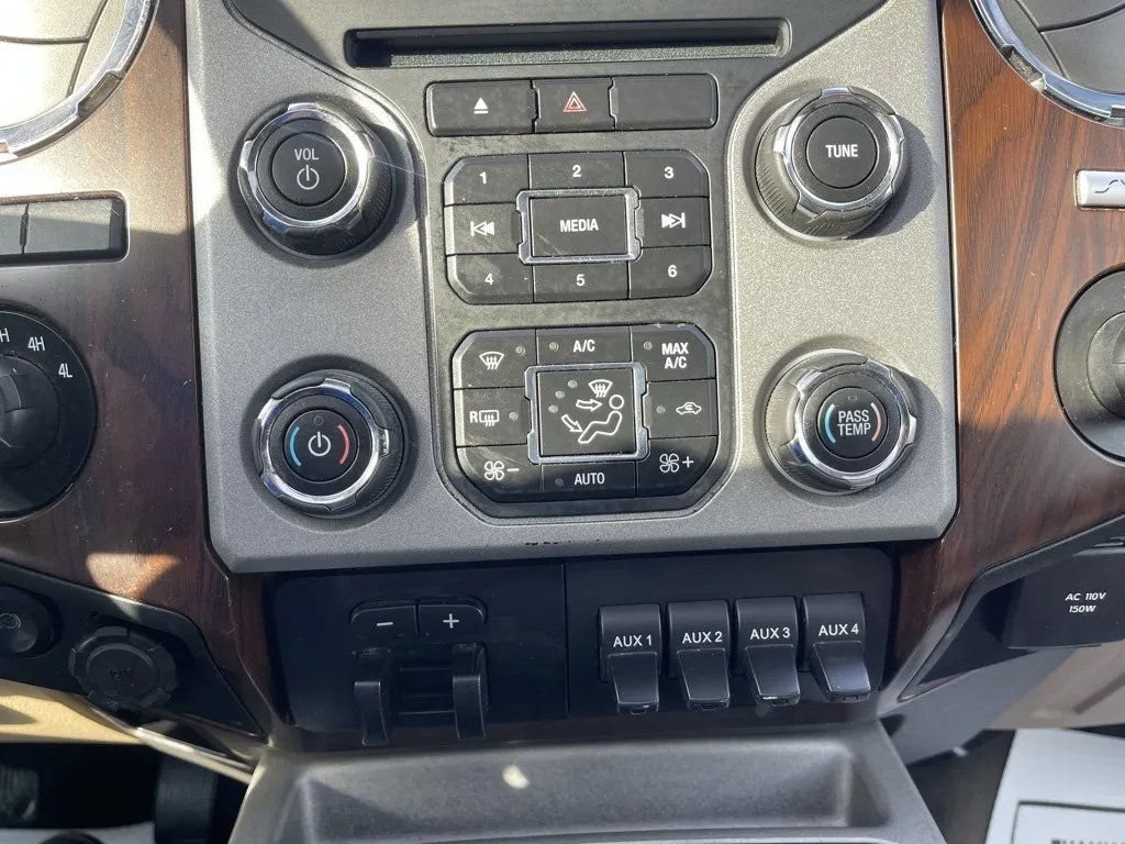 Used 2016 Ford F350 Lariat w/ Lariat Interior Package AWD/4WD image 27