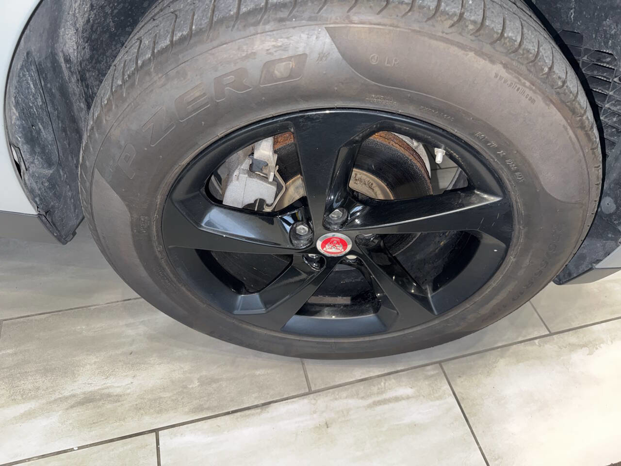 Used 2020 Jaguar F-PACE Premium image 16