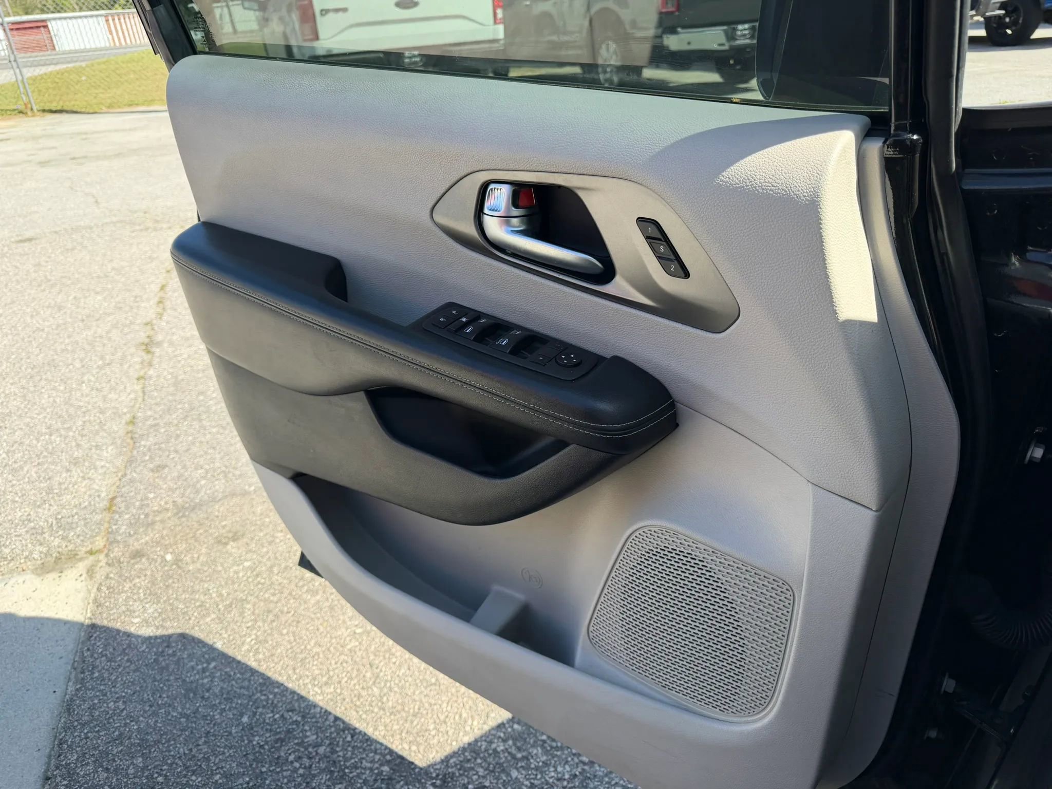 Used 2021 Chrysler Pacifica Touring-L FWD image 28