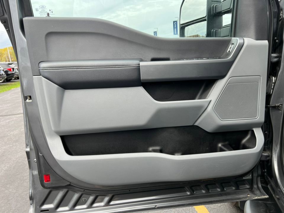 Used 2023 Ford F250 XLT w/ Snow Plow/Camper Package AWD/4WD image 16