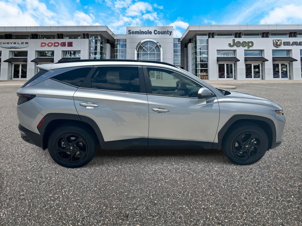Used 2022 Hyundai Tucson SEL w/ Winter Package AWD/4WD image 9
