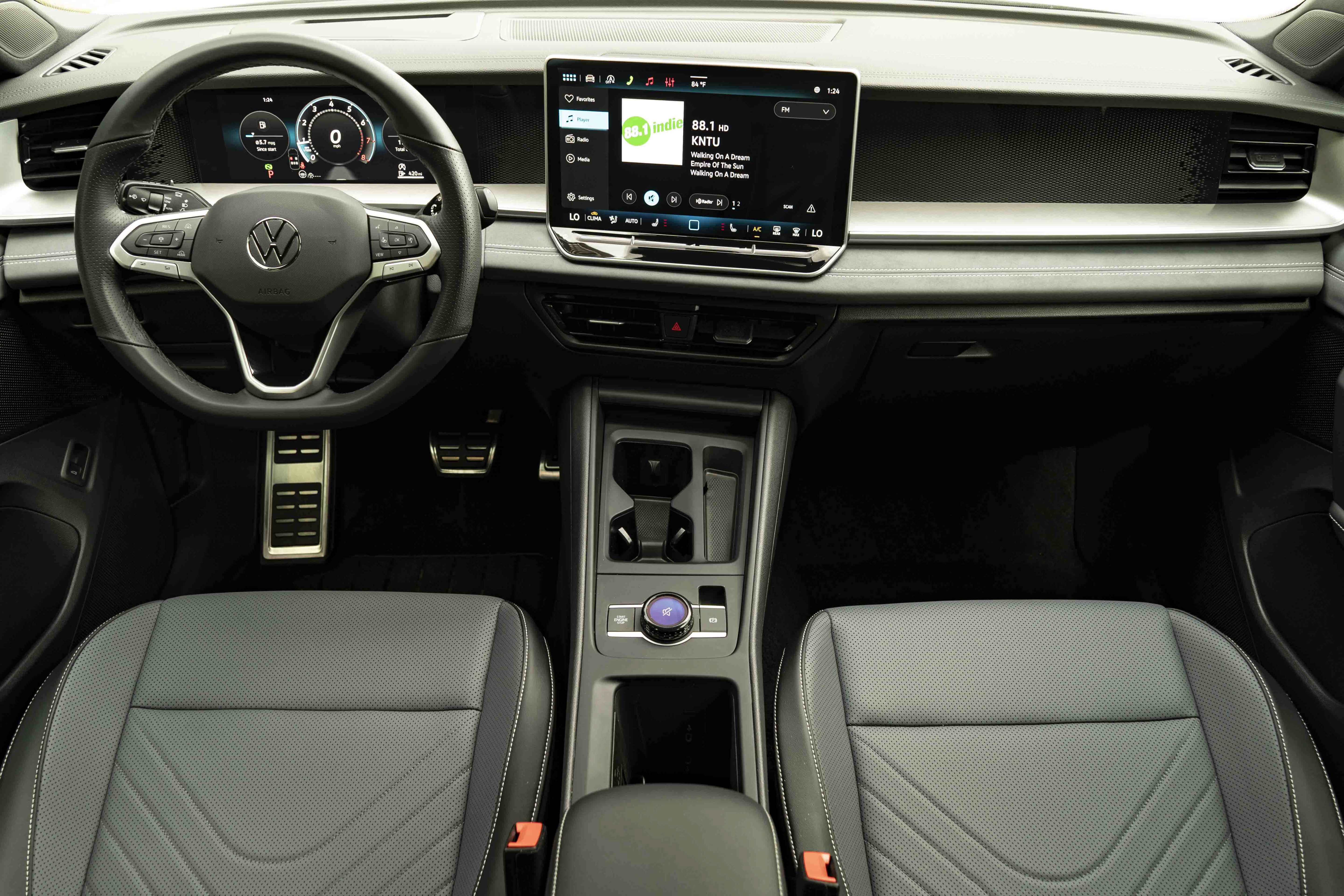 Certified 2026 Volkswagen Tiguan SE R-Line FWD image 24