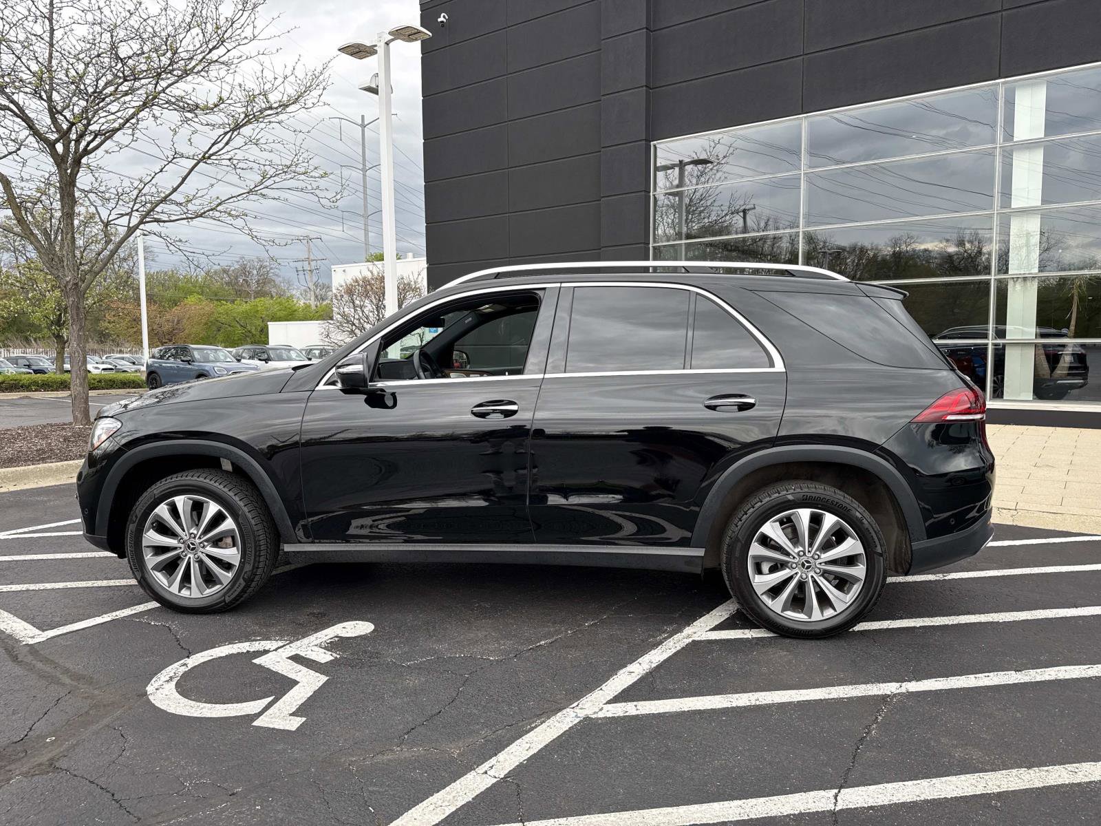 Used 2022 Mercedes-Benz GLE 350 4MATIC image 2