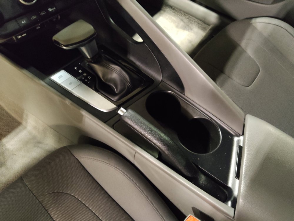 Used 2021 Hyundai Elantra SE image 26